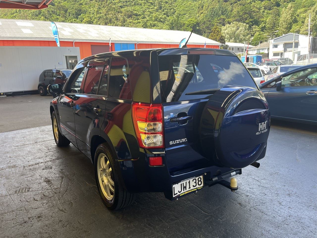 Vehicle image 4