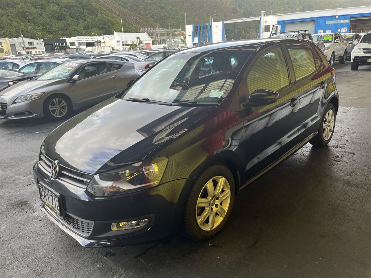 Vehicle image 3
