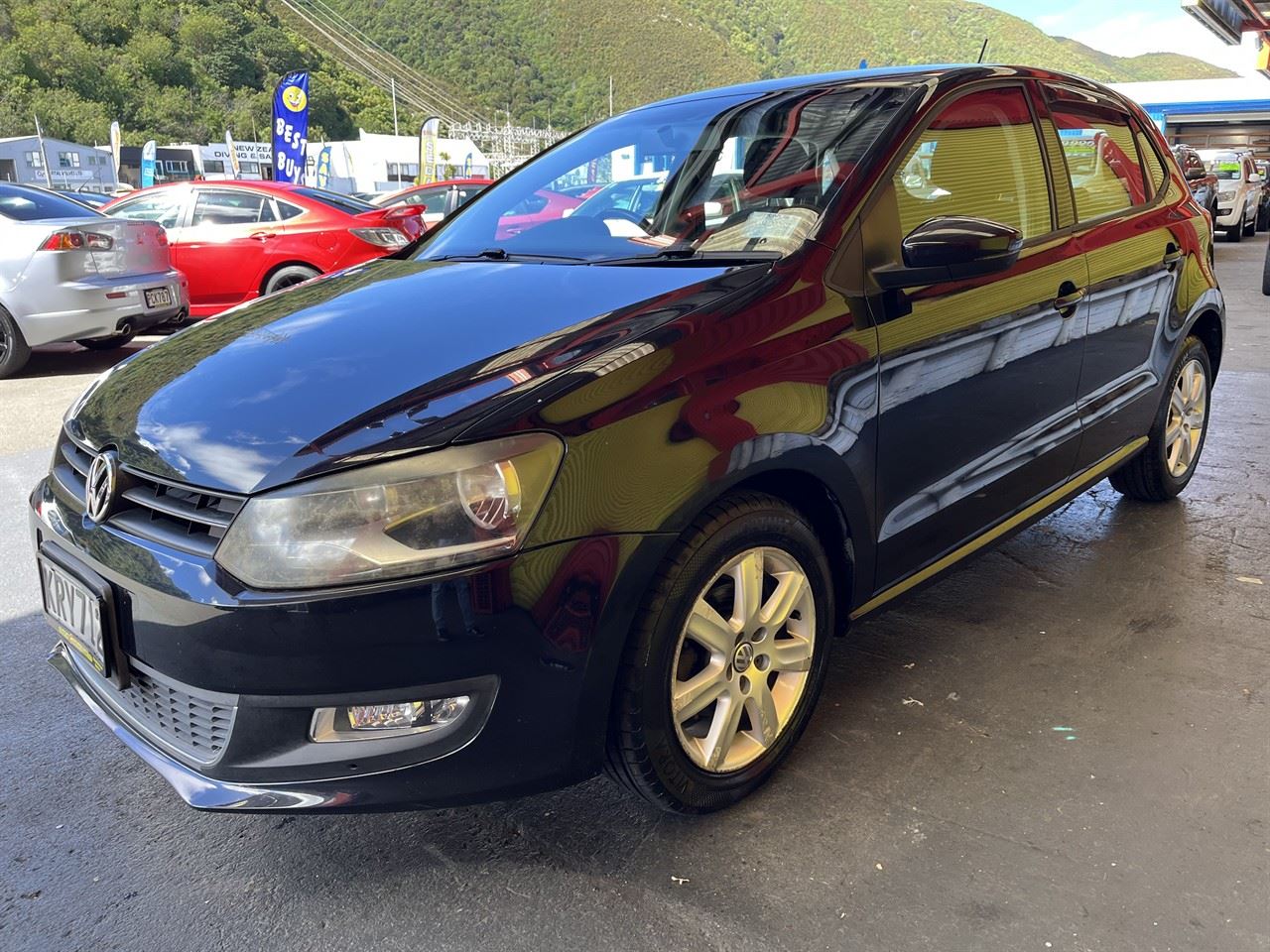 Vehicle image 3