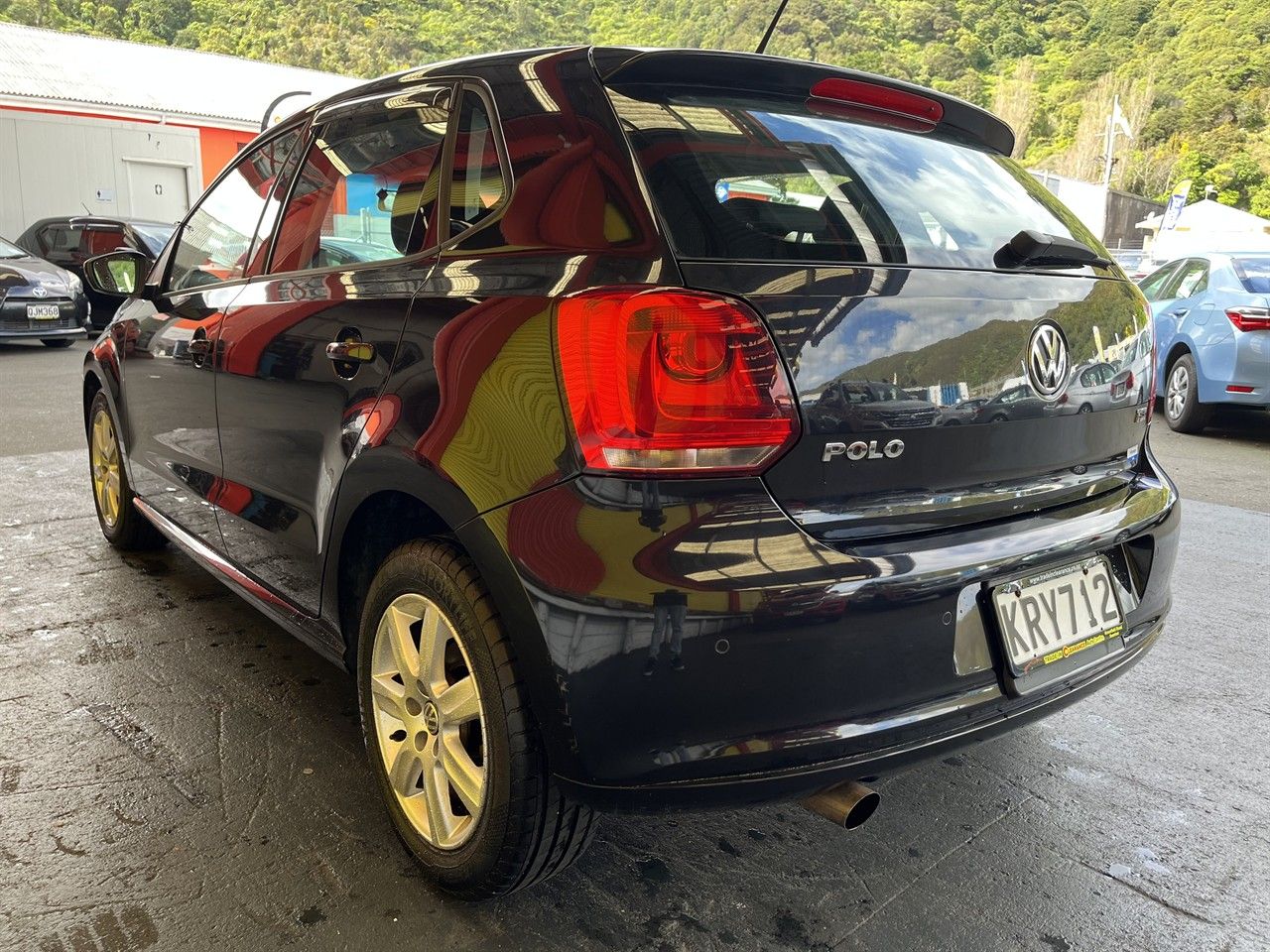 Vehicle image 4