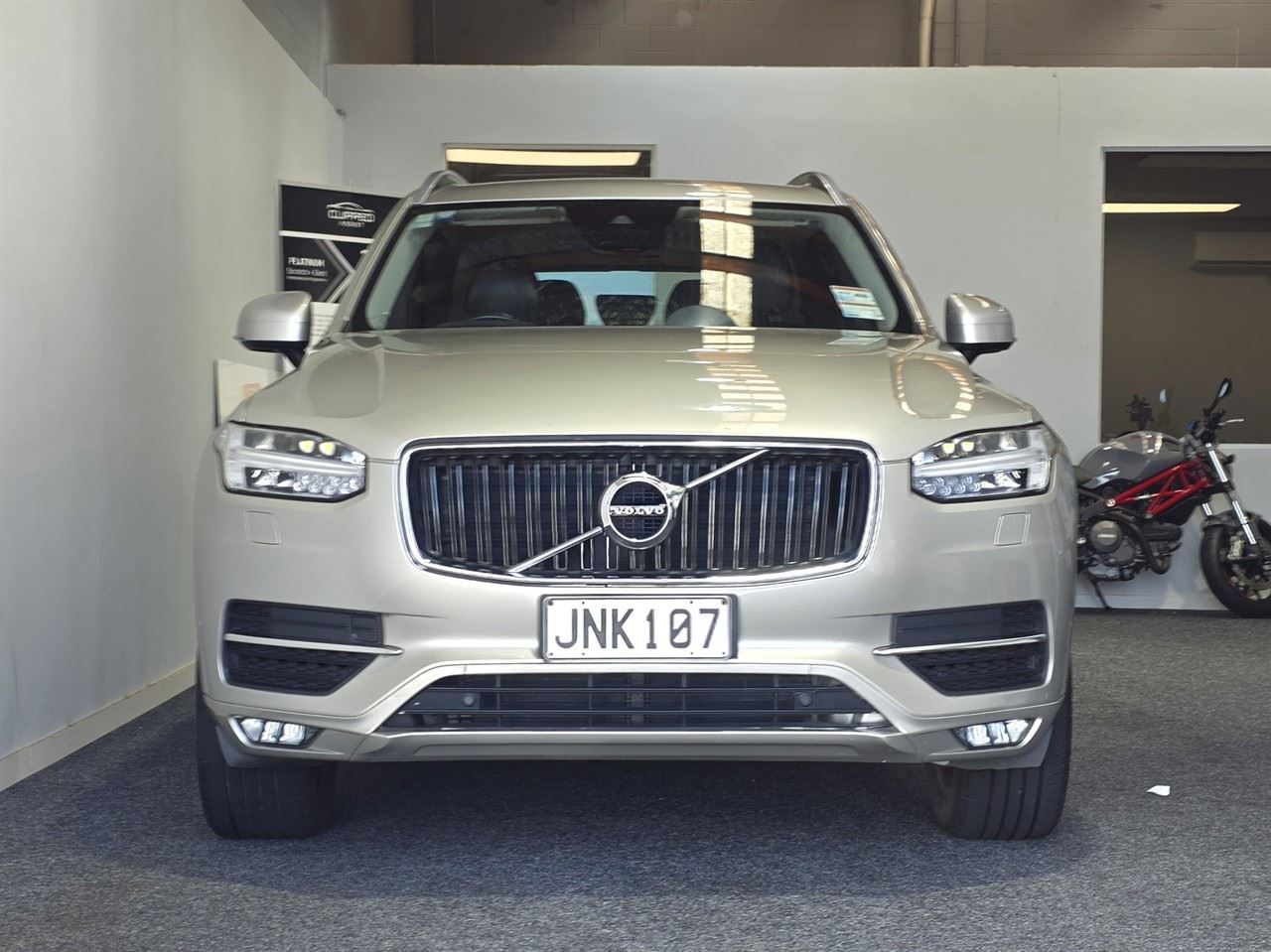 Vehicle image 4