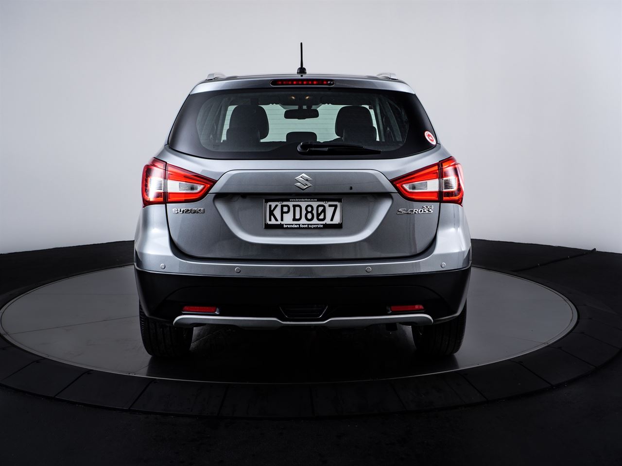 Vehicle image 4