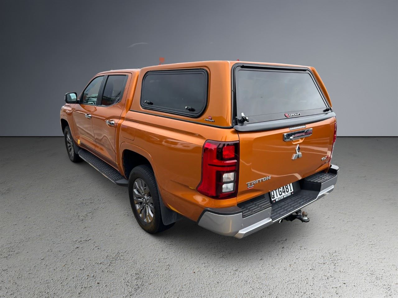 Vehicle image 4
