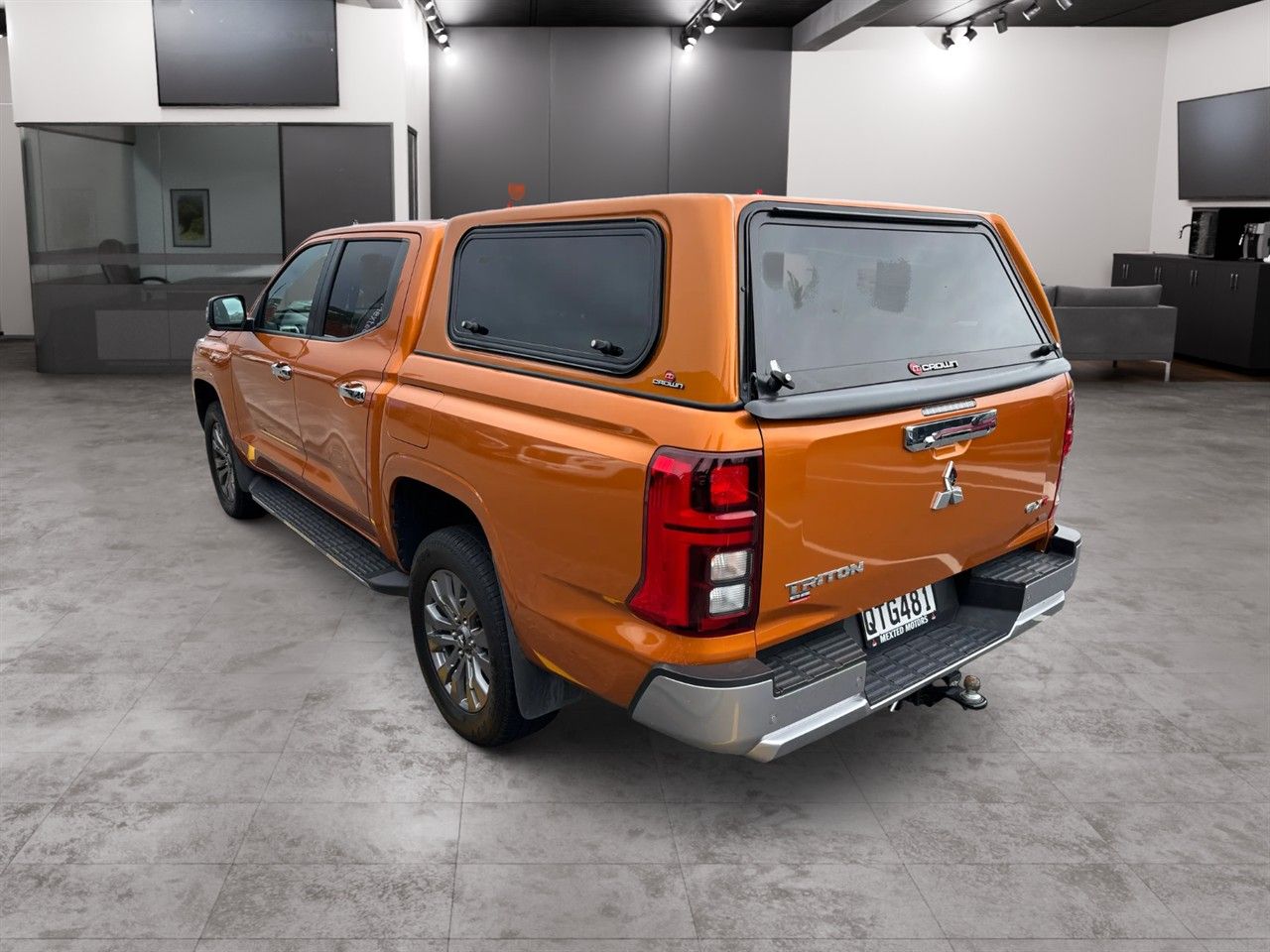 Vehicle image 4