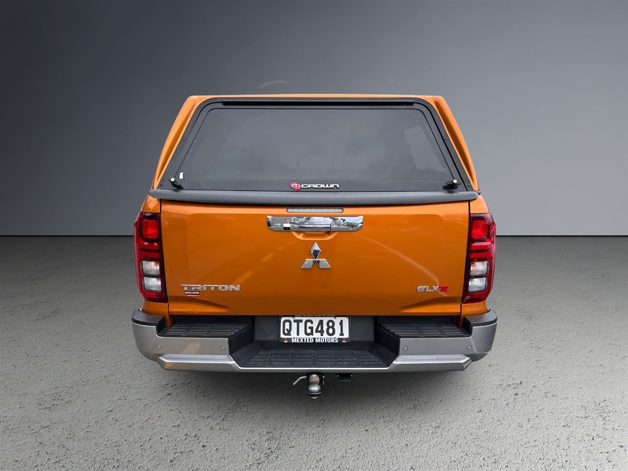 Vehicle image 5