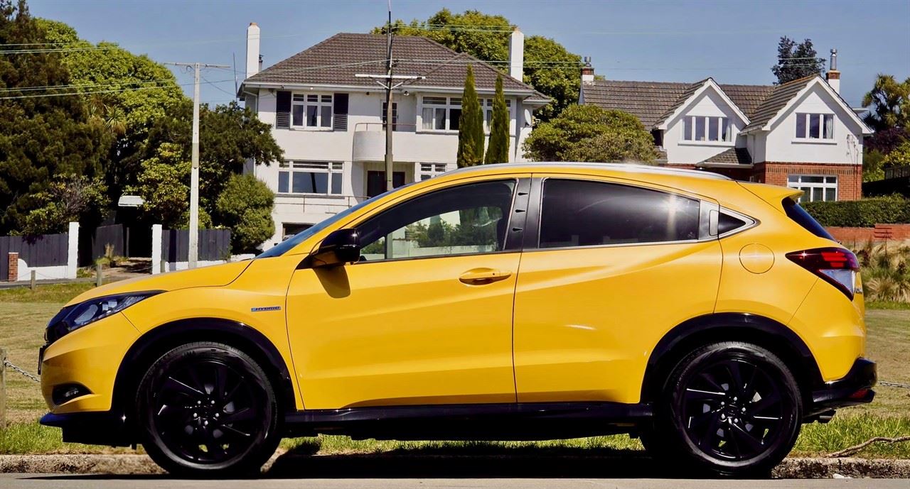 Vehicle image 4