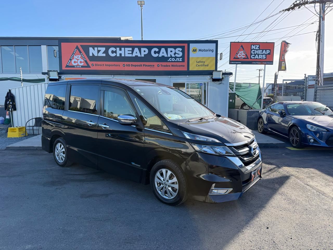Vehicle image 3