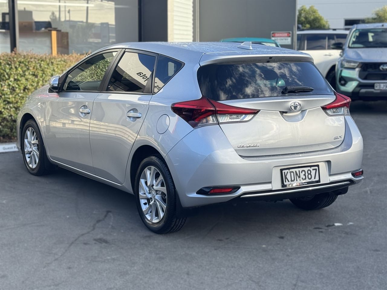 Vehicle image 5