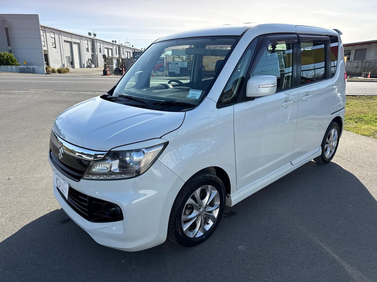 Vehicle image 4