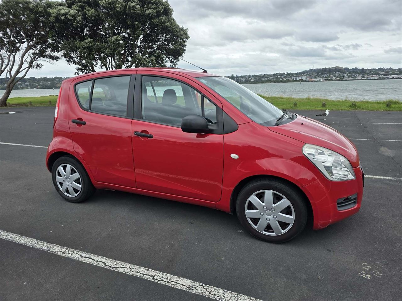 Vehicle image 4