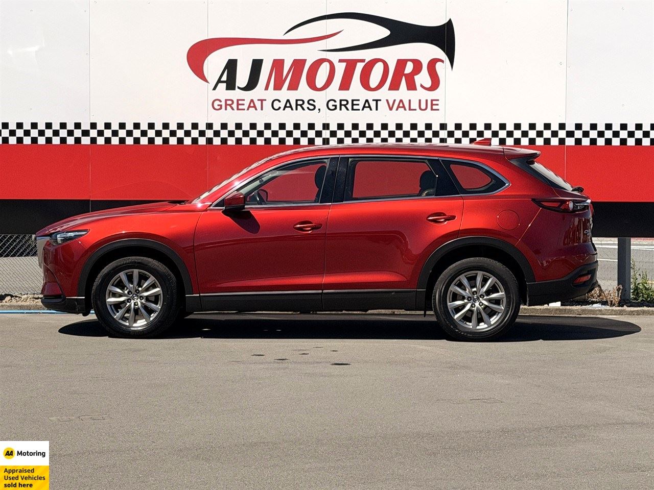 Vehicle image 5