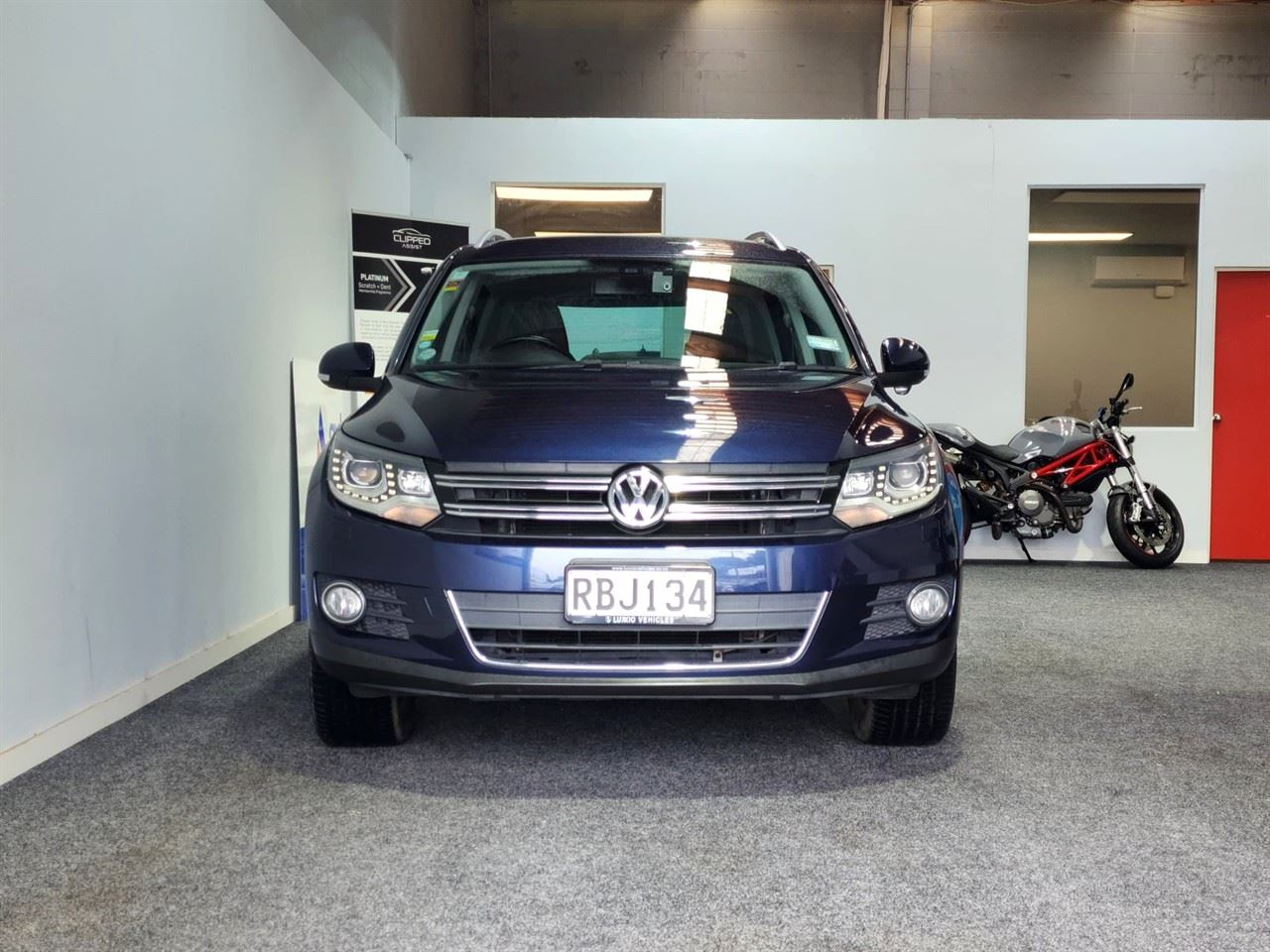 Vehicle image 4