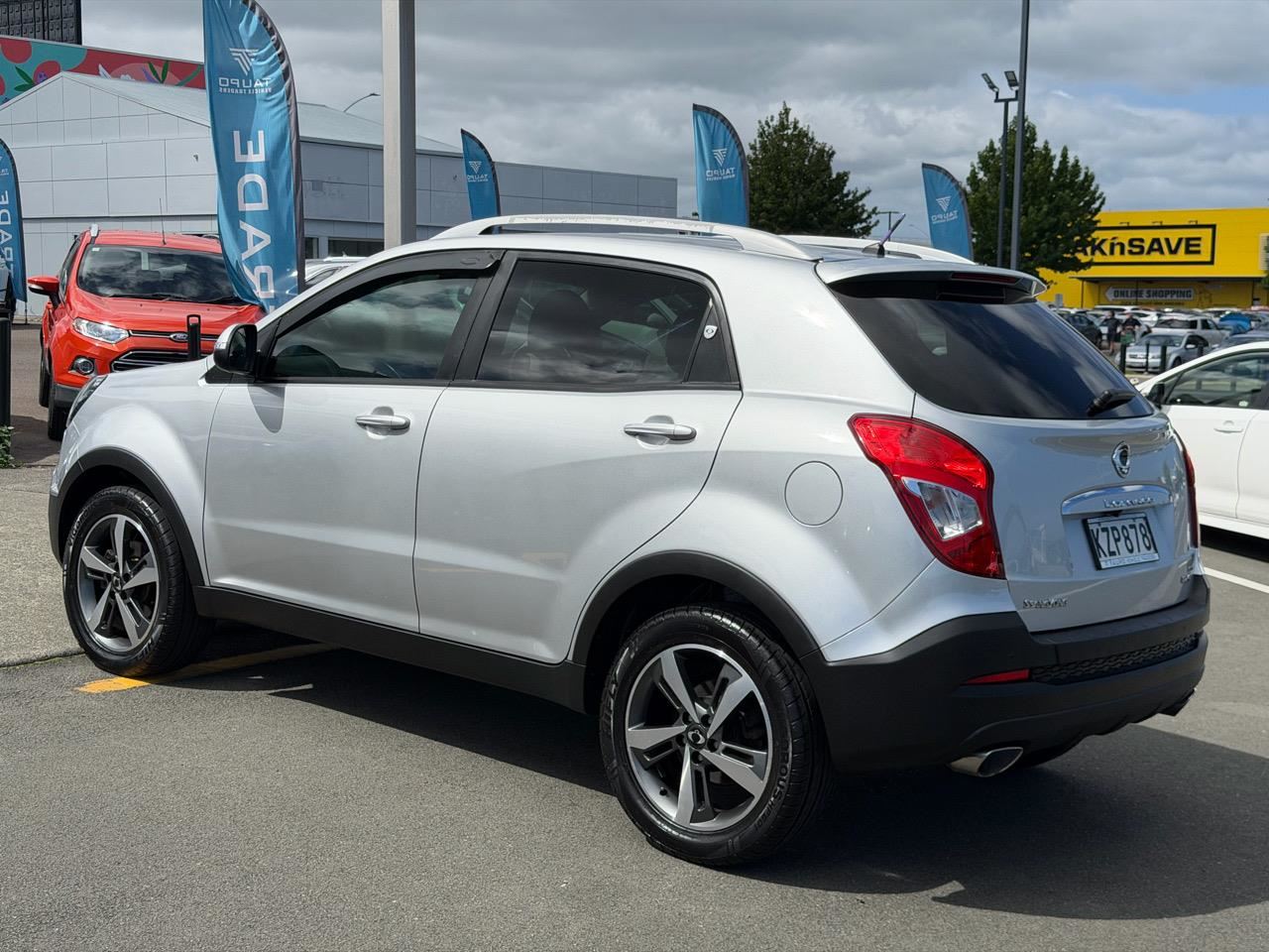 Vehicle image 4