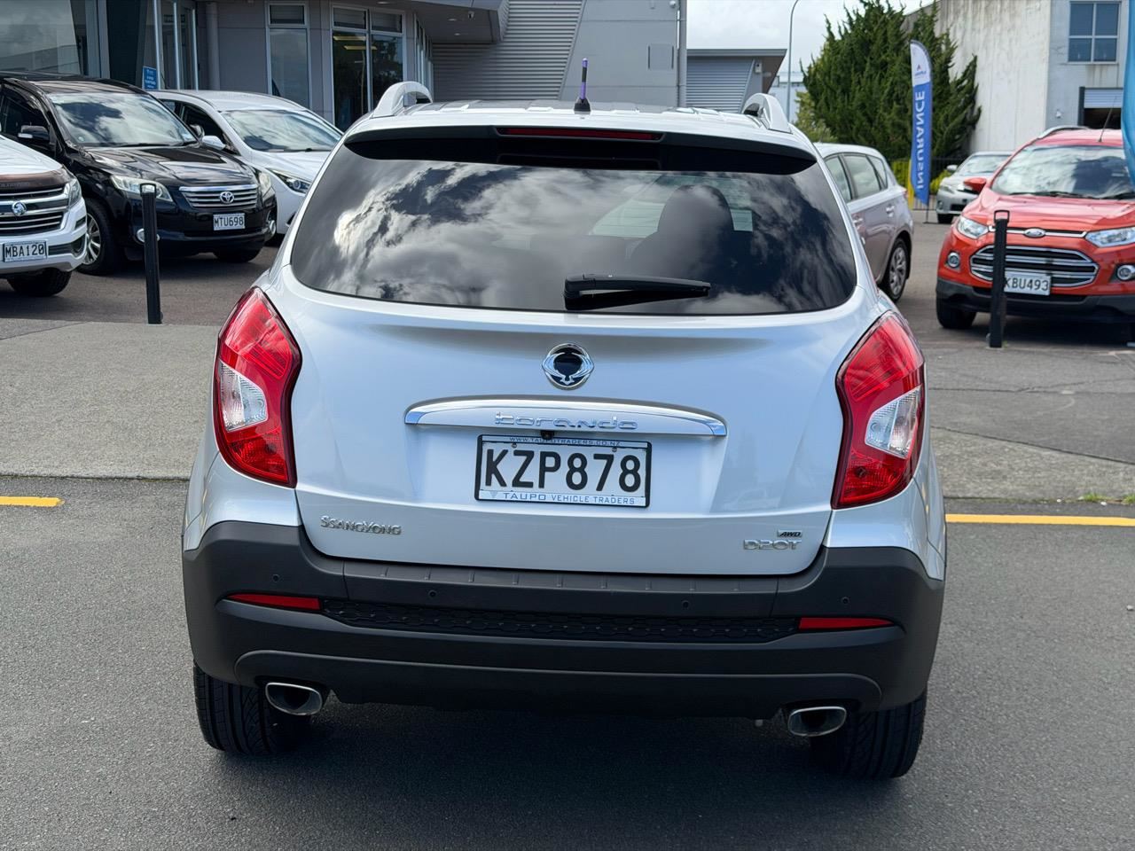 Vehicle image 5