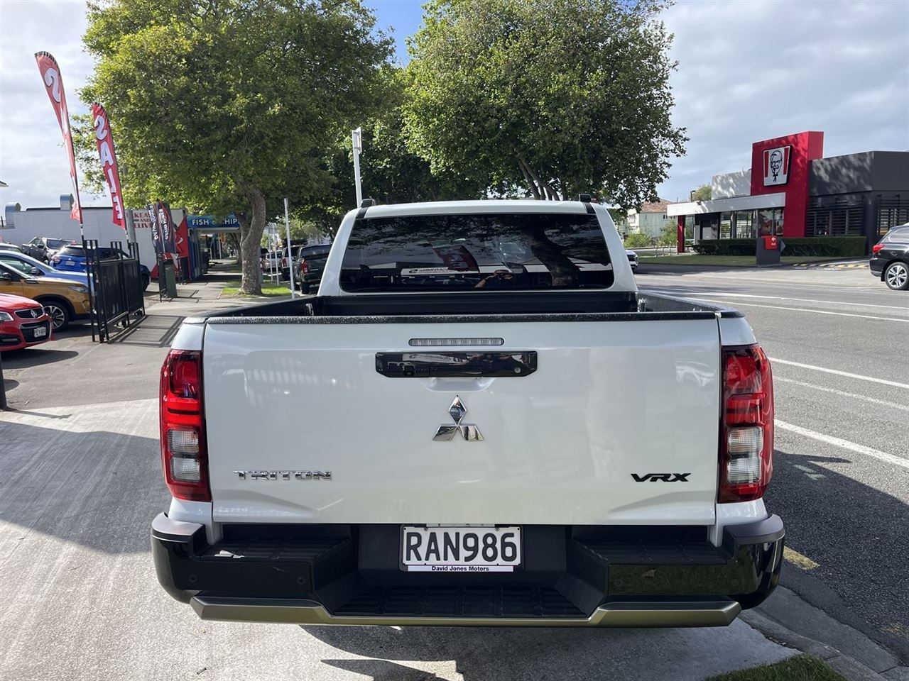 Vehicle image 5