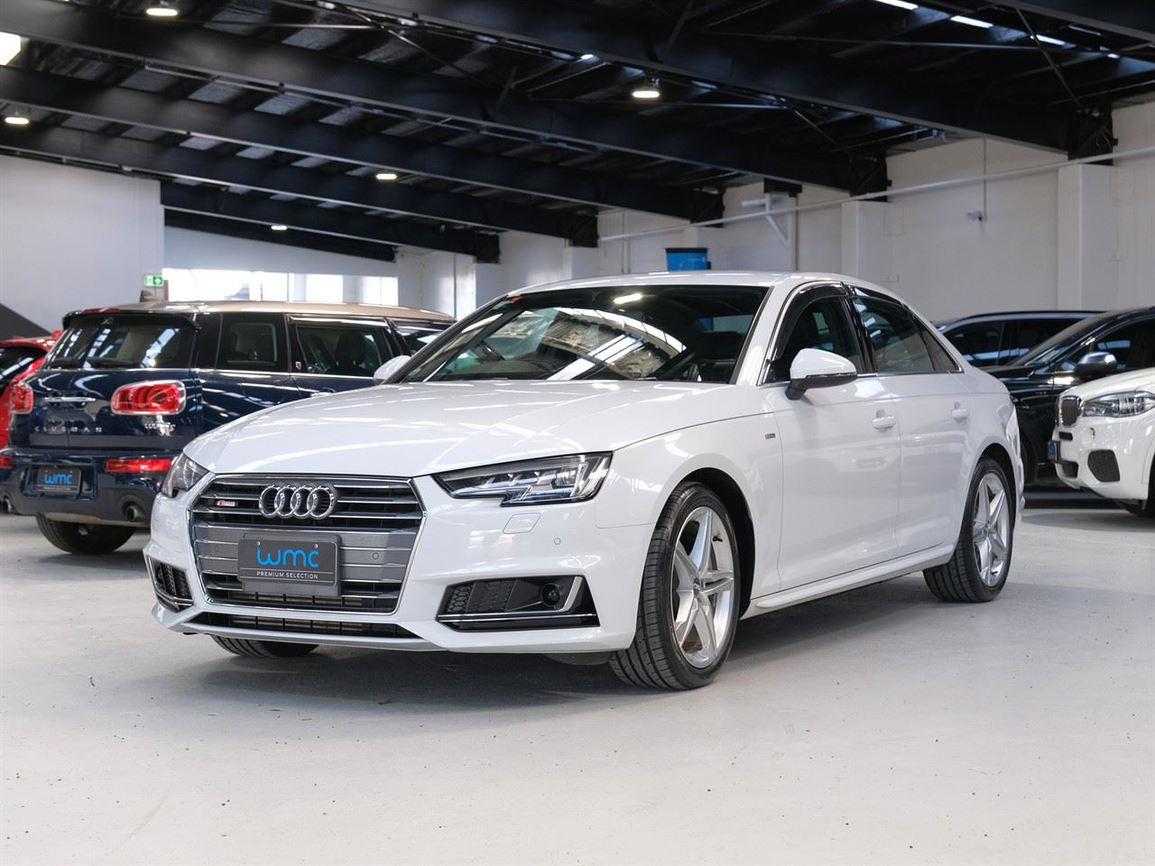 Vehicle image 4