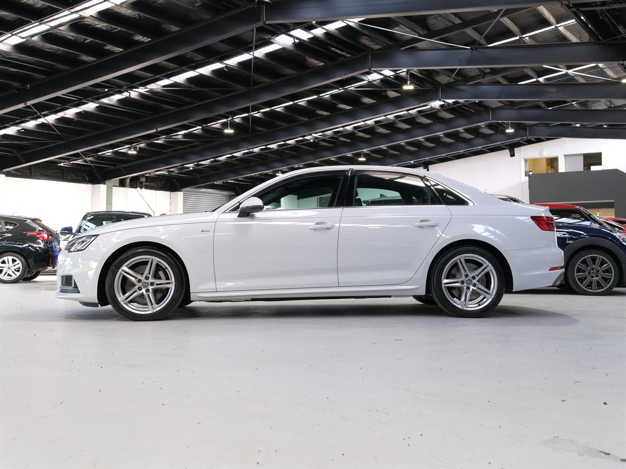 Vehicle image 5