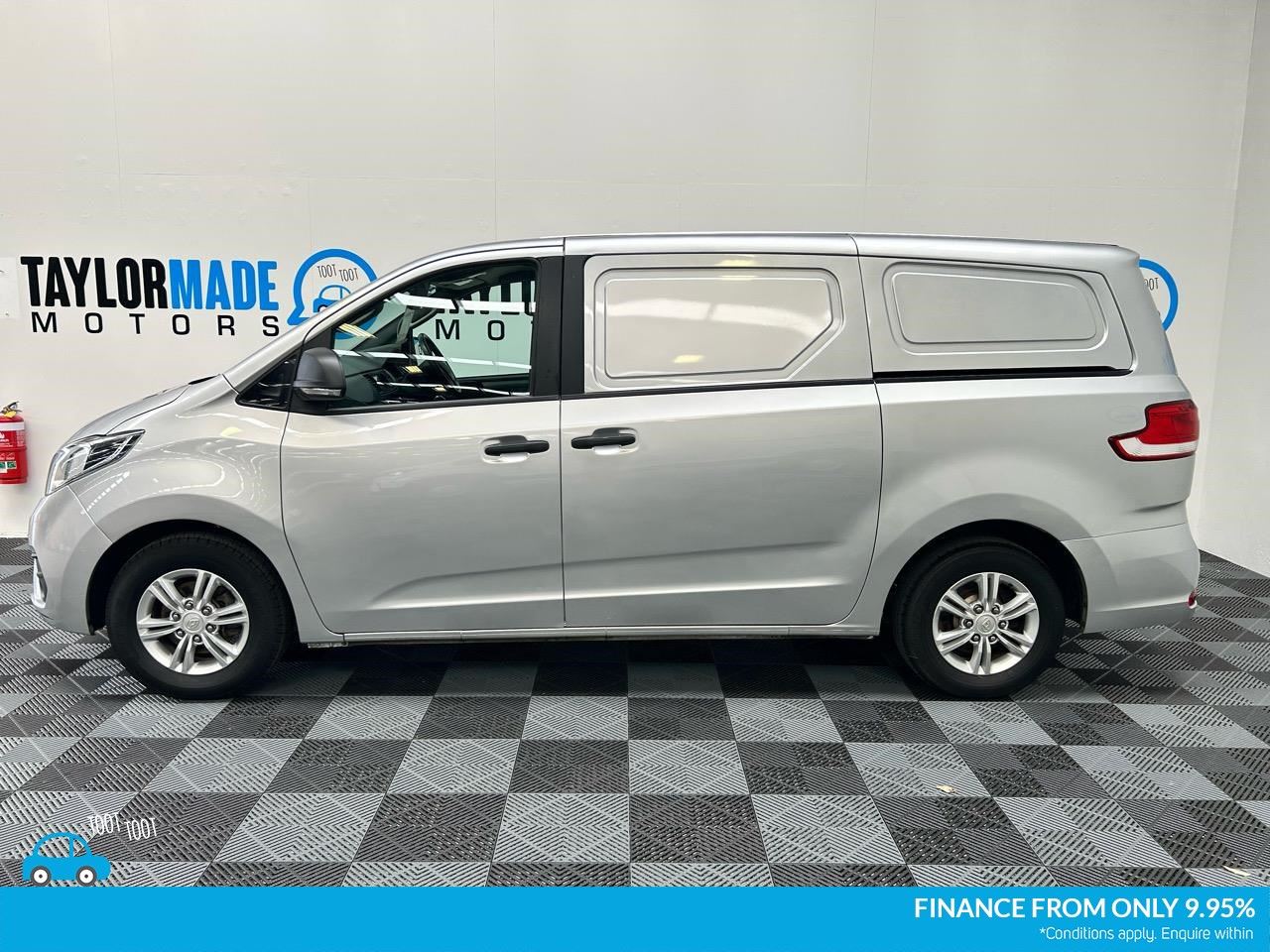 Vehicle image 4