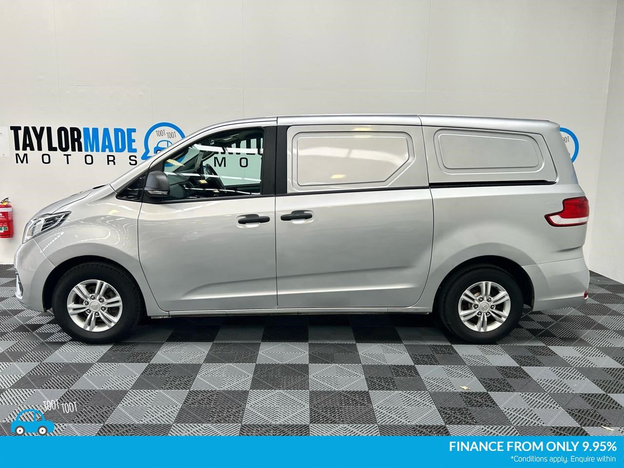 Vehicle image 5