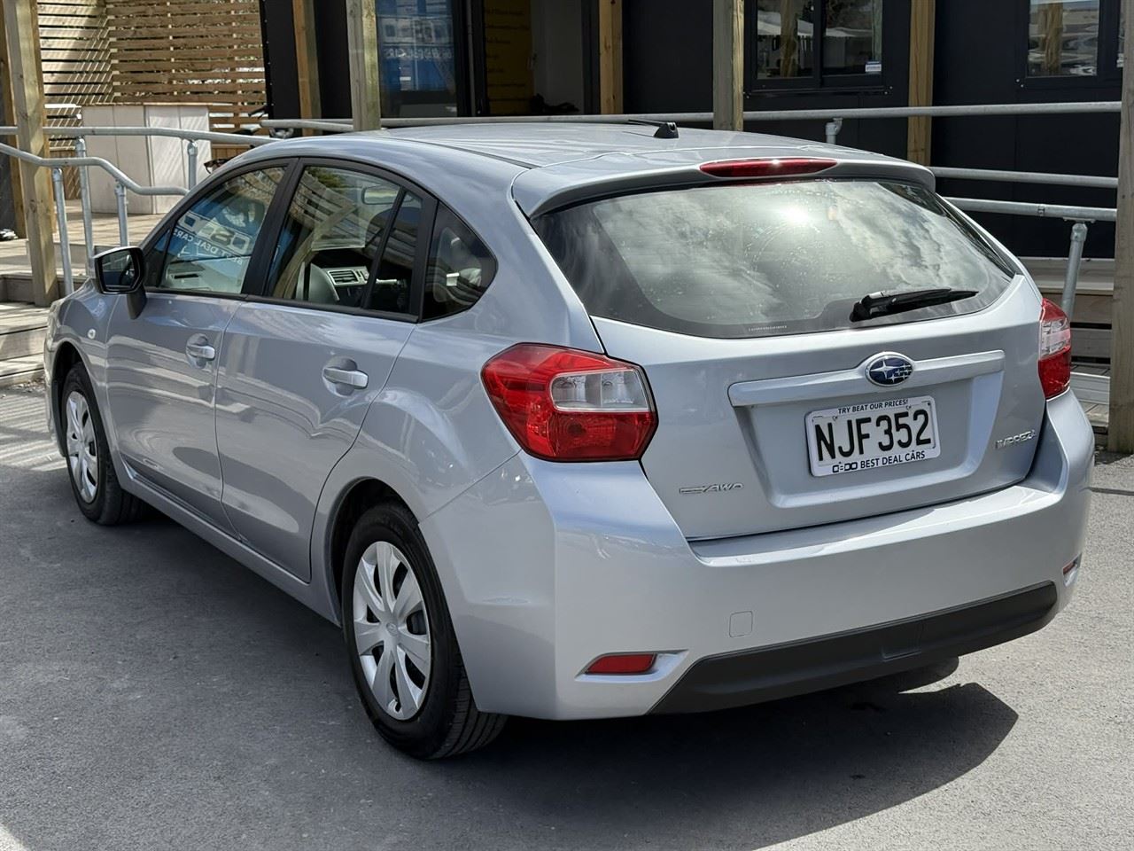 Vehicle image 4