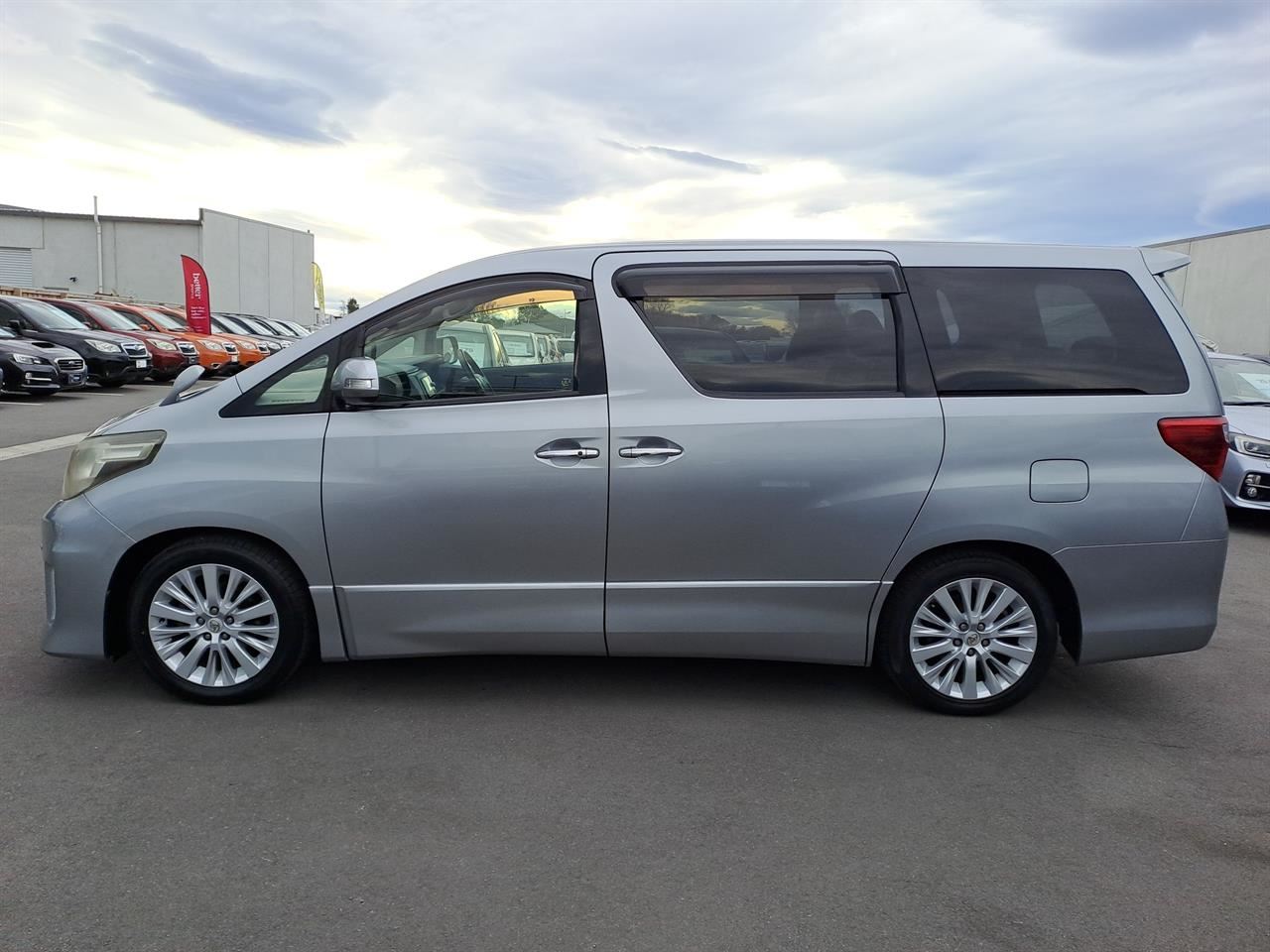 Vehicle image 4