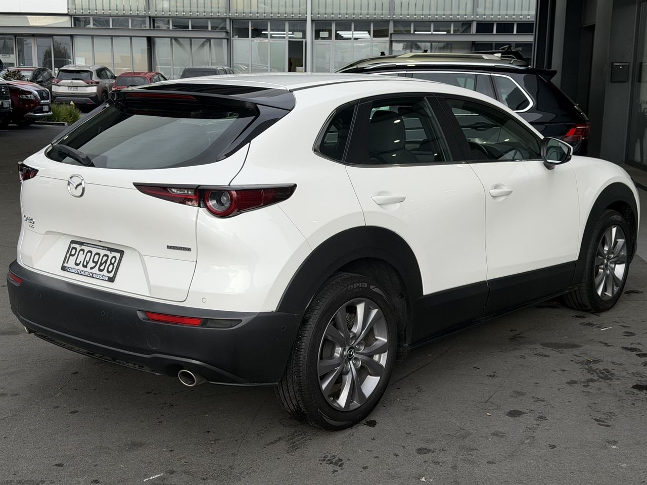 Vehicle image 4