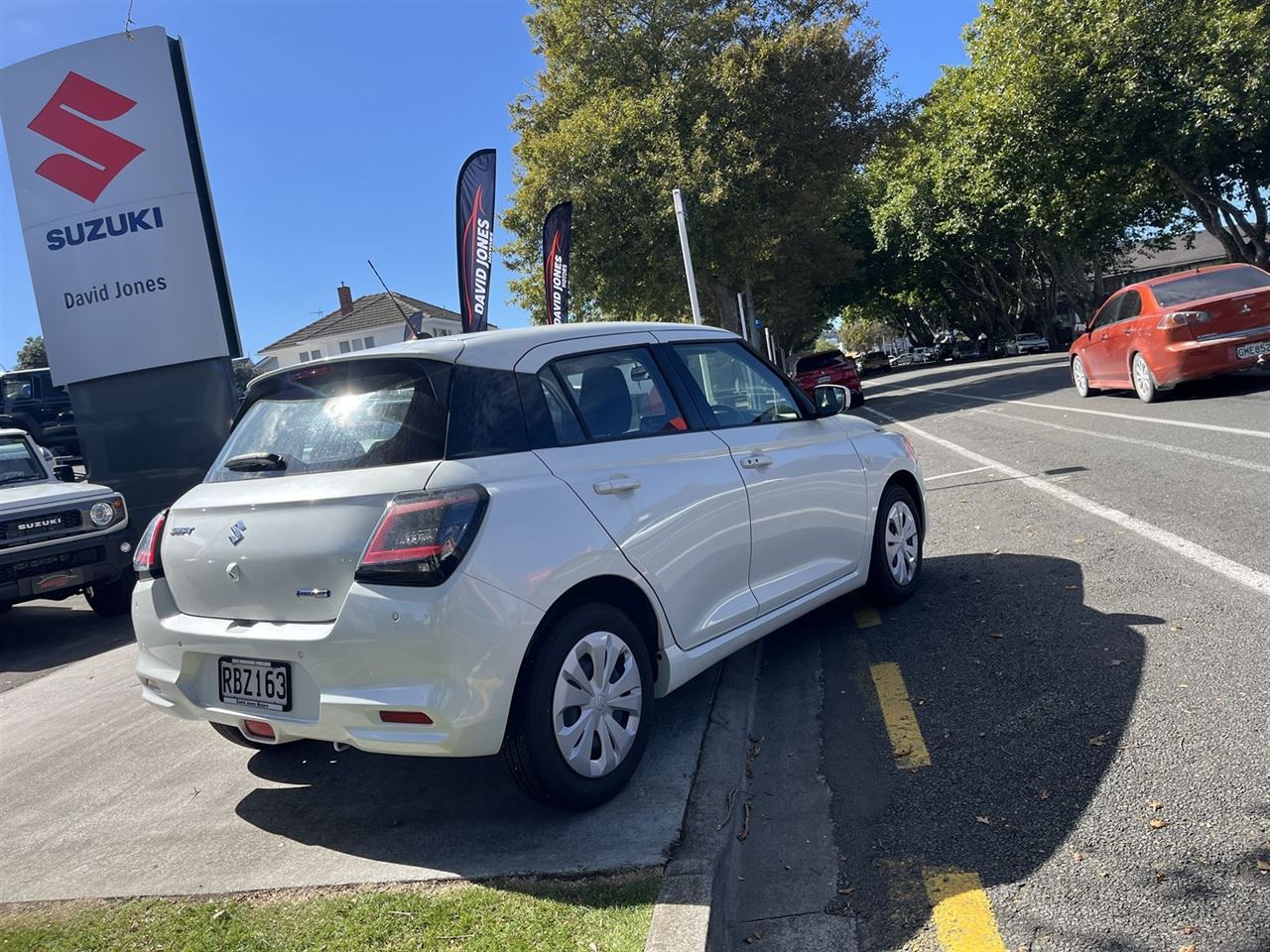 Vehicle image 5