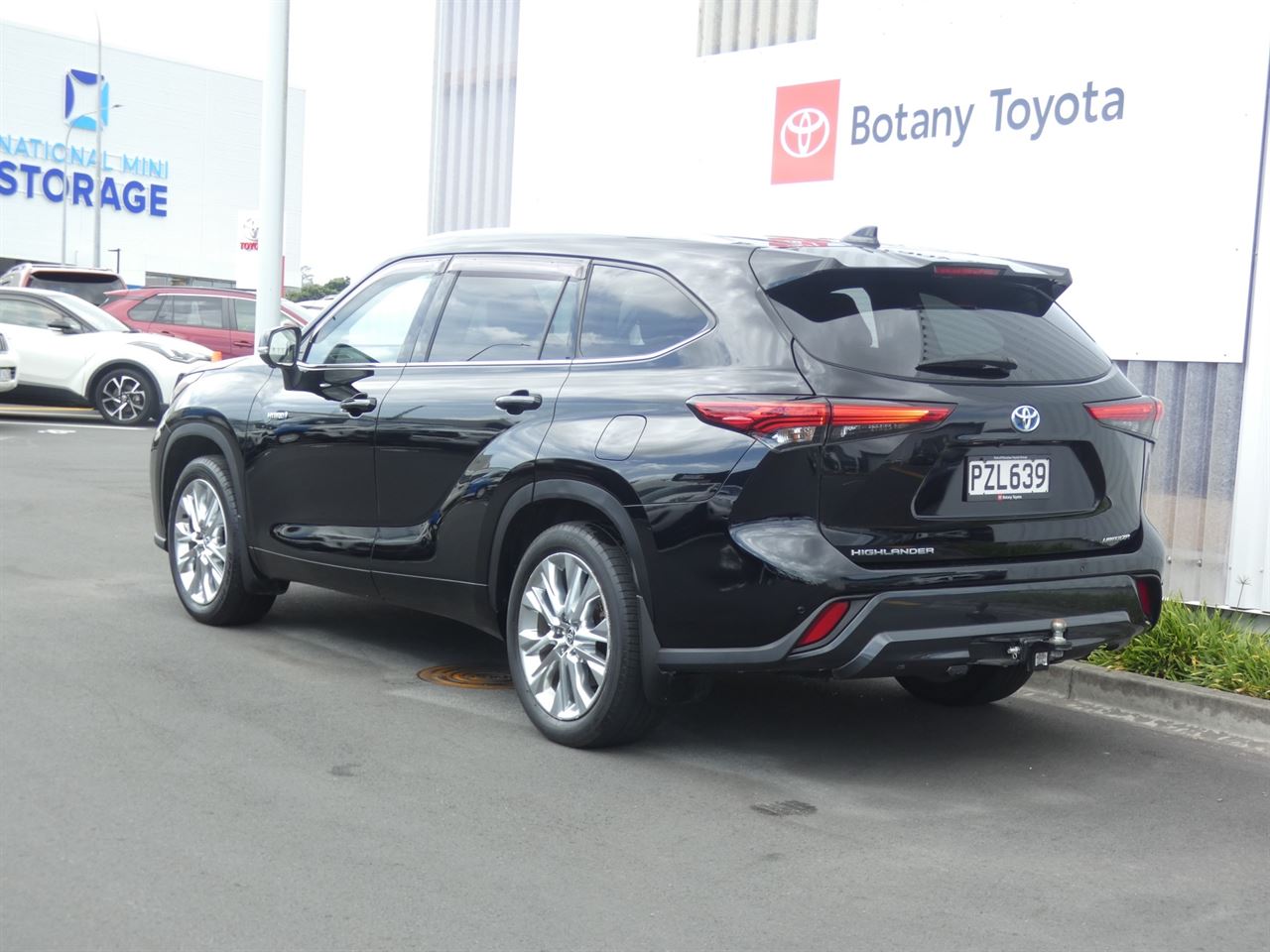 Vehicle image 3