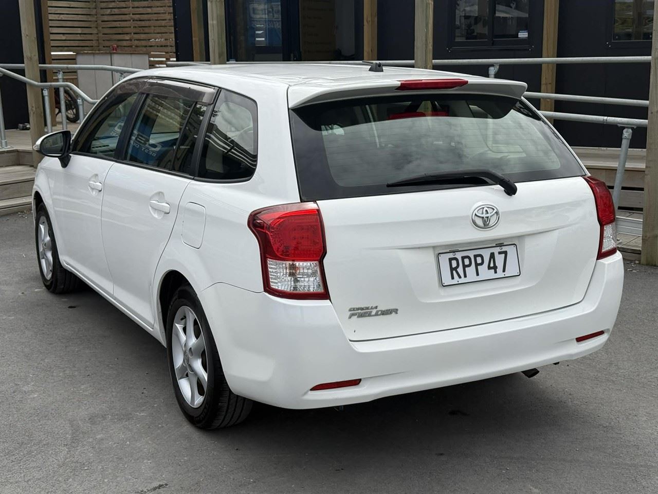 Vehicle image 4