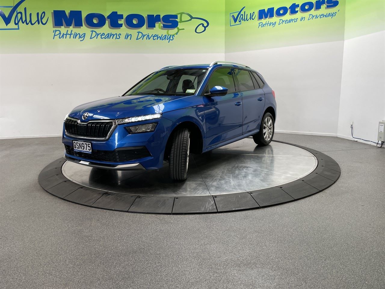Vehicle image 3