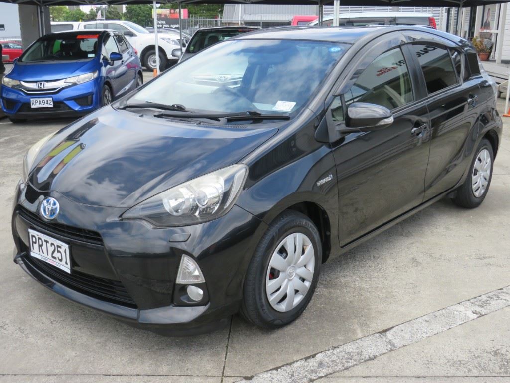 Vehicle image 3