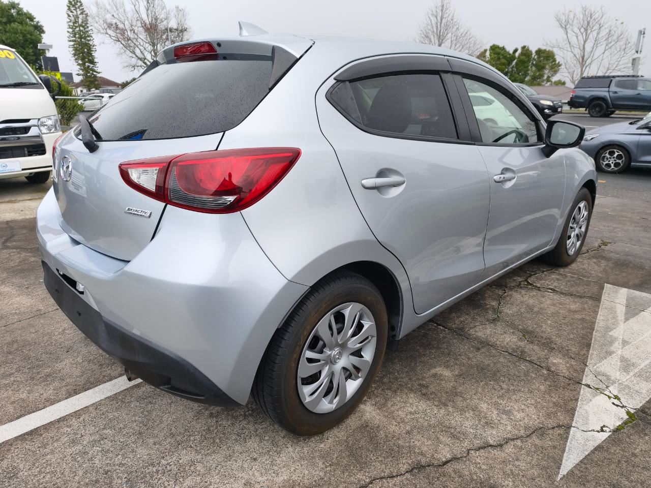 Vehicle image 4