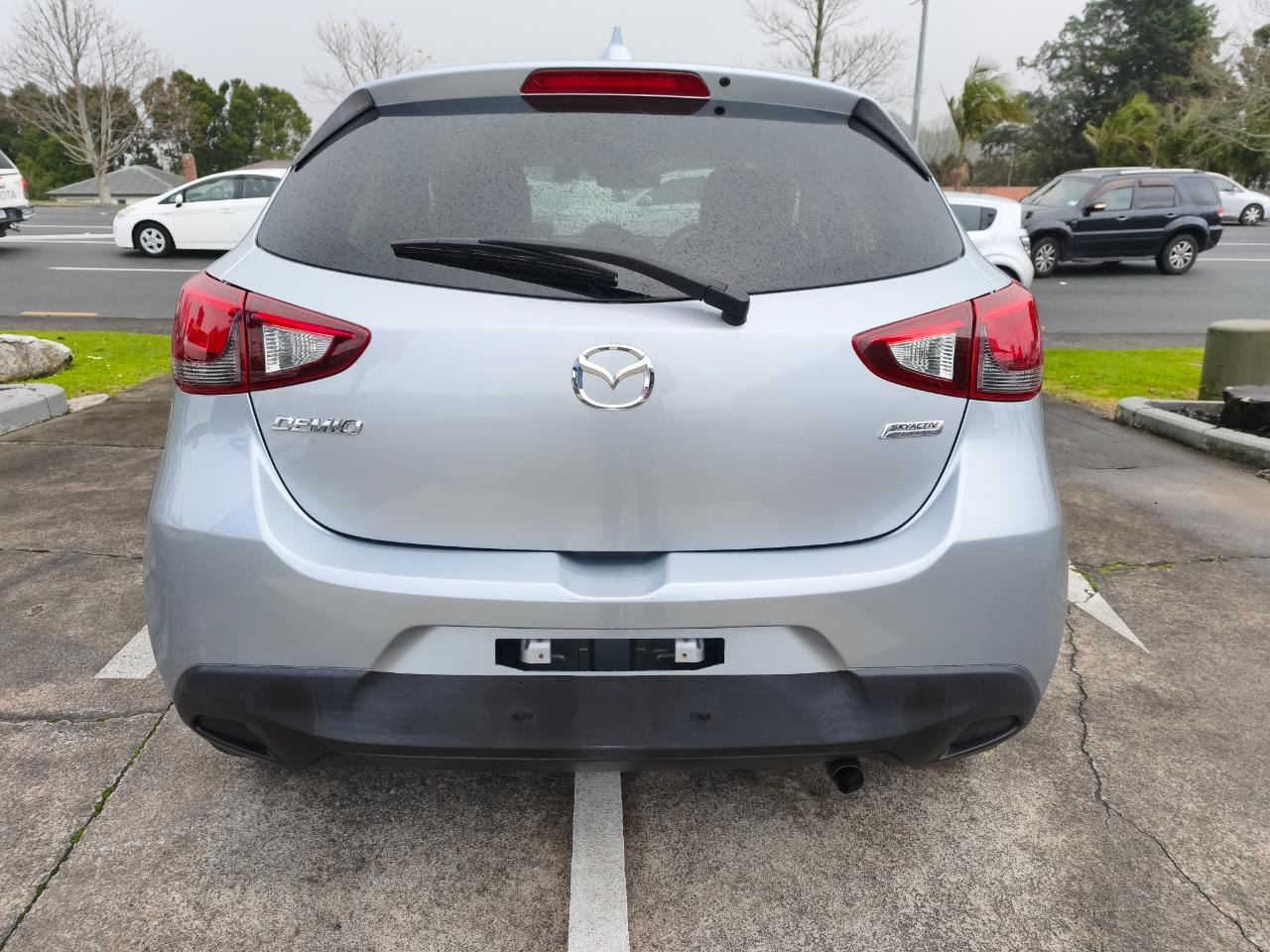 Vehicle image 5