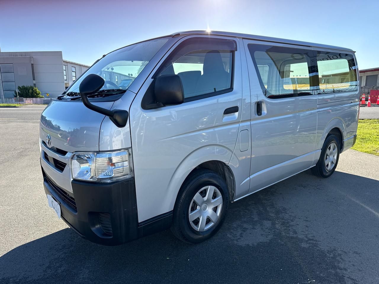 Vehicle image 4