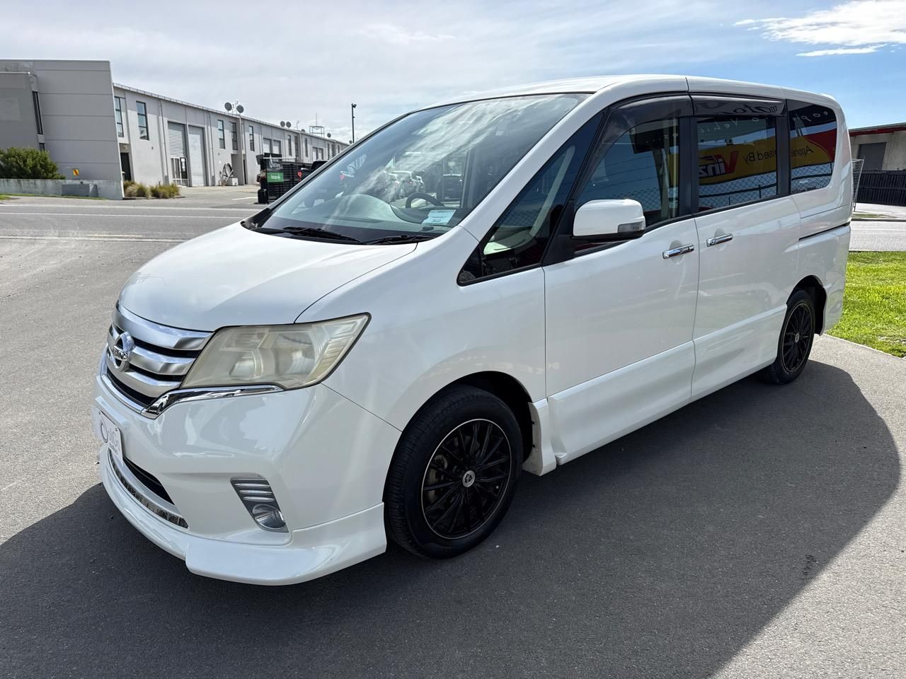 Vehicle image 4