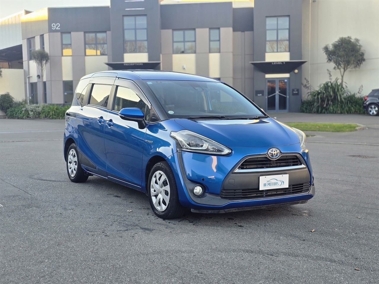 Vehicle image 3