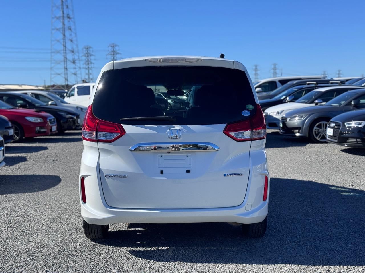 Vehicle image 4