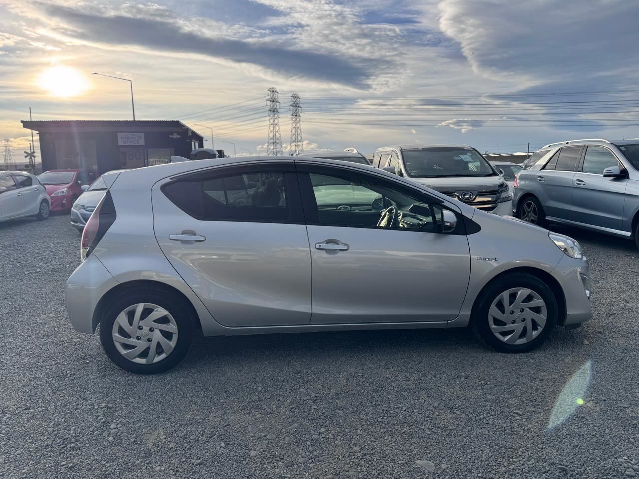 Vehicle image 4