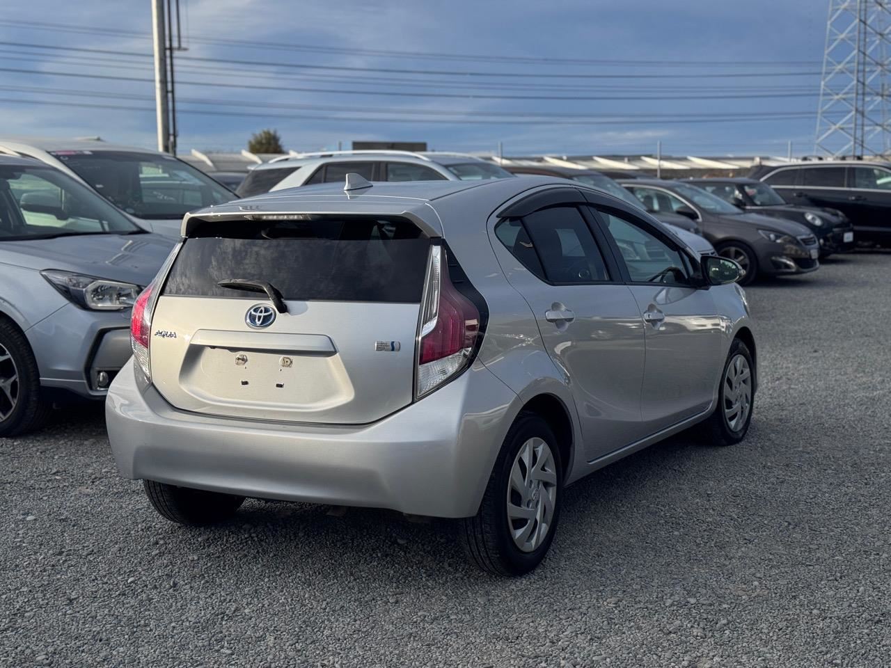 Vehicle image 5