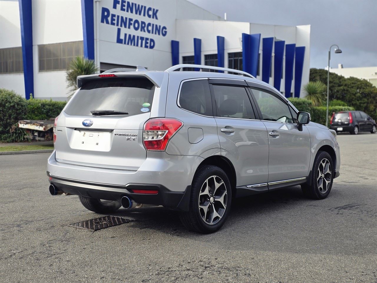 Vehicle image 5