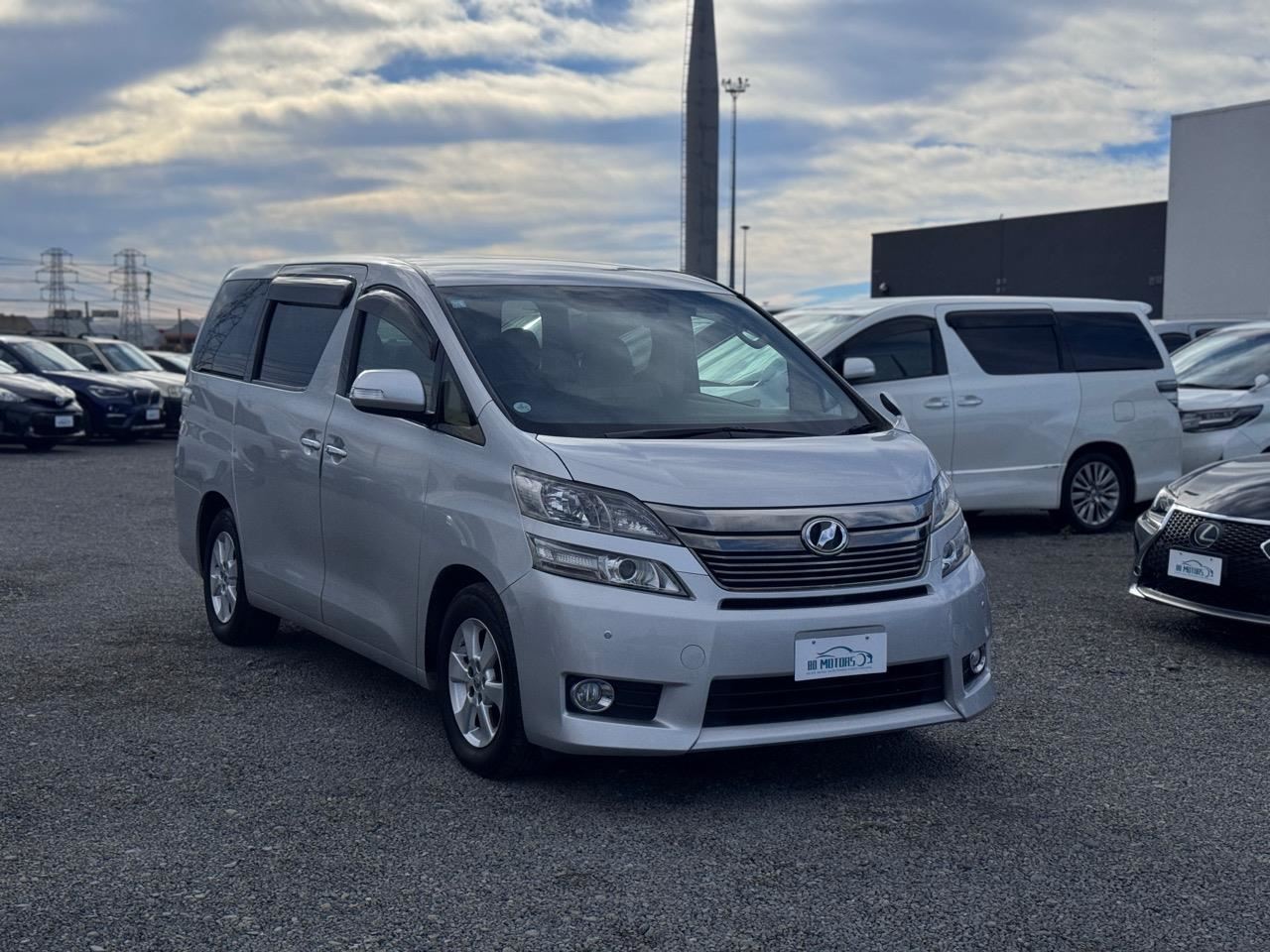 Vehicle image 3
