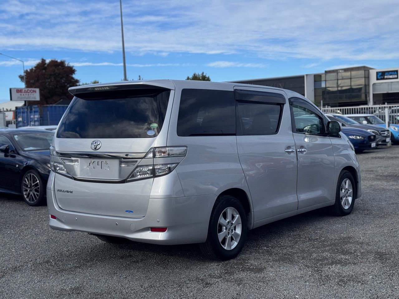 Vehicle image 4