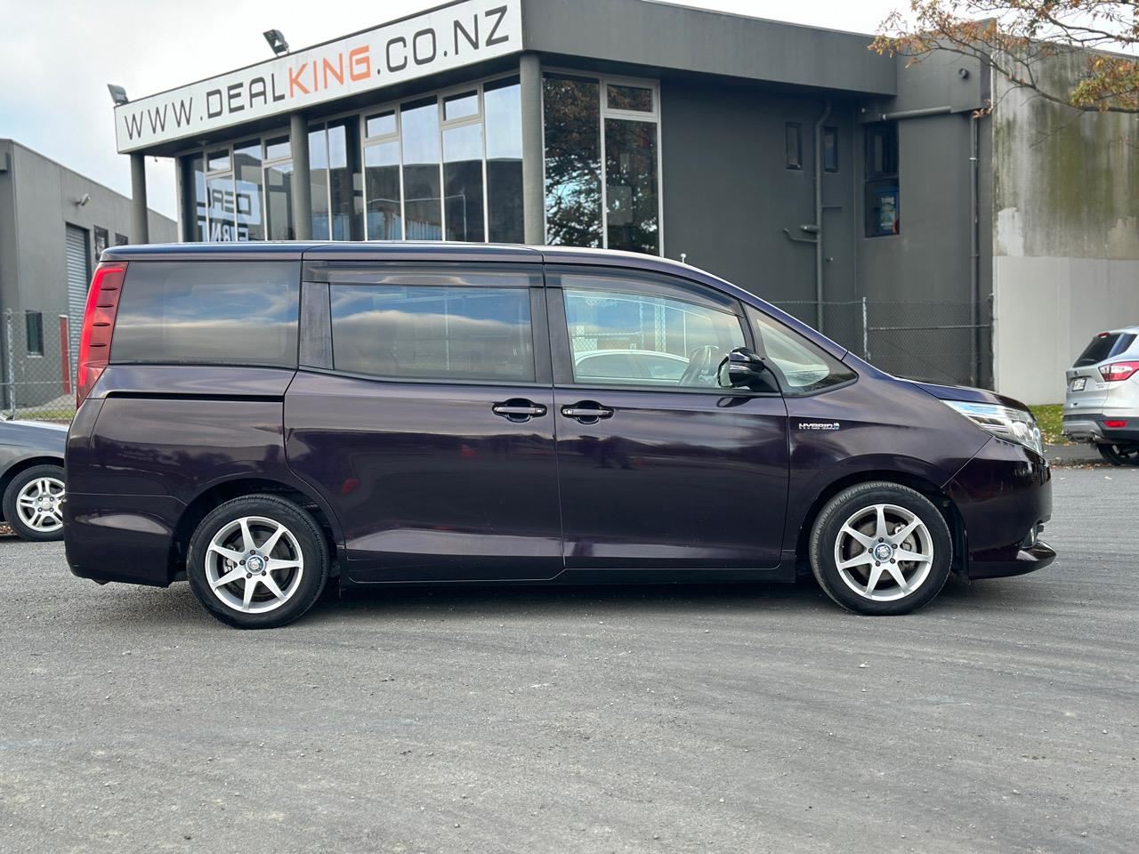 Vehicle image 4