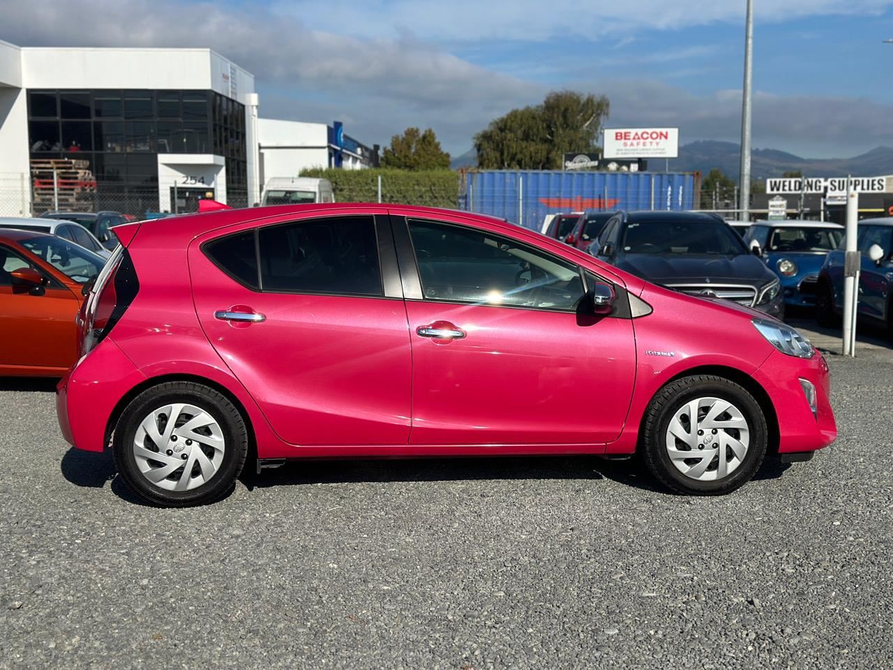 Vehicle image 4