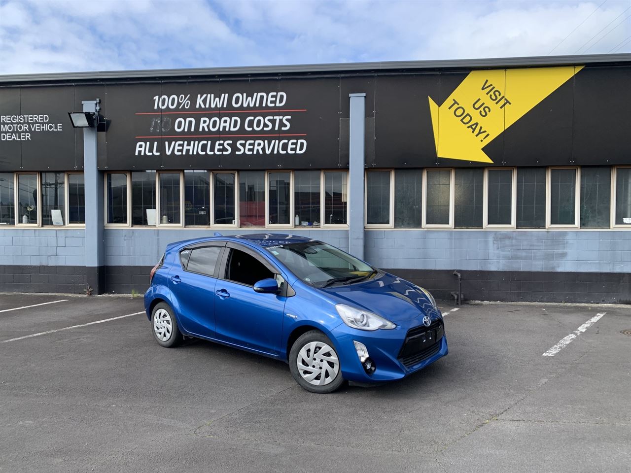 Vehicle image 3