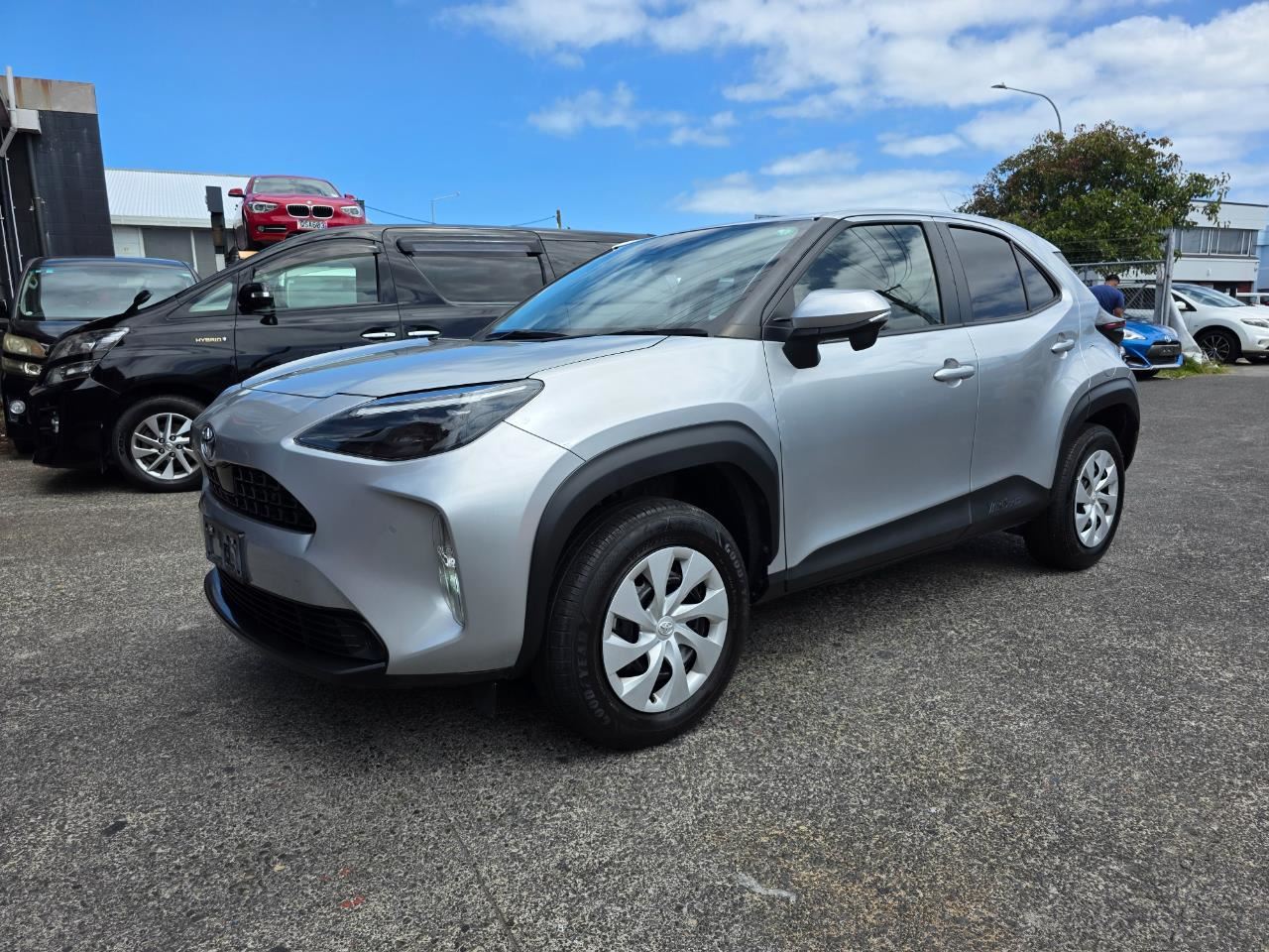 Vehicle image 4