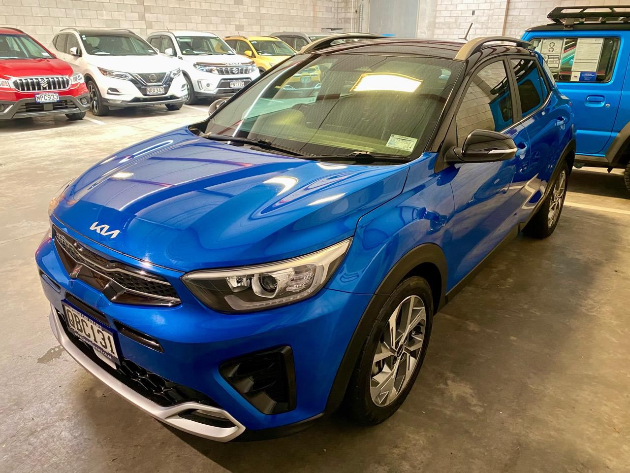 Vehicle image 4