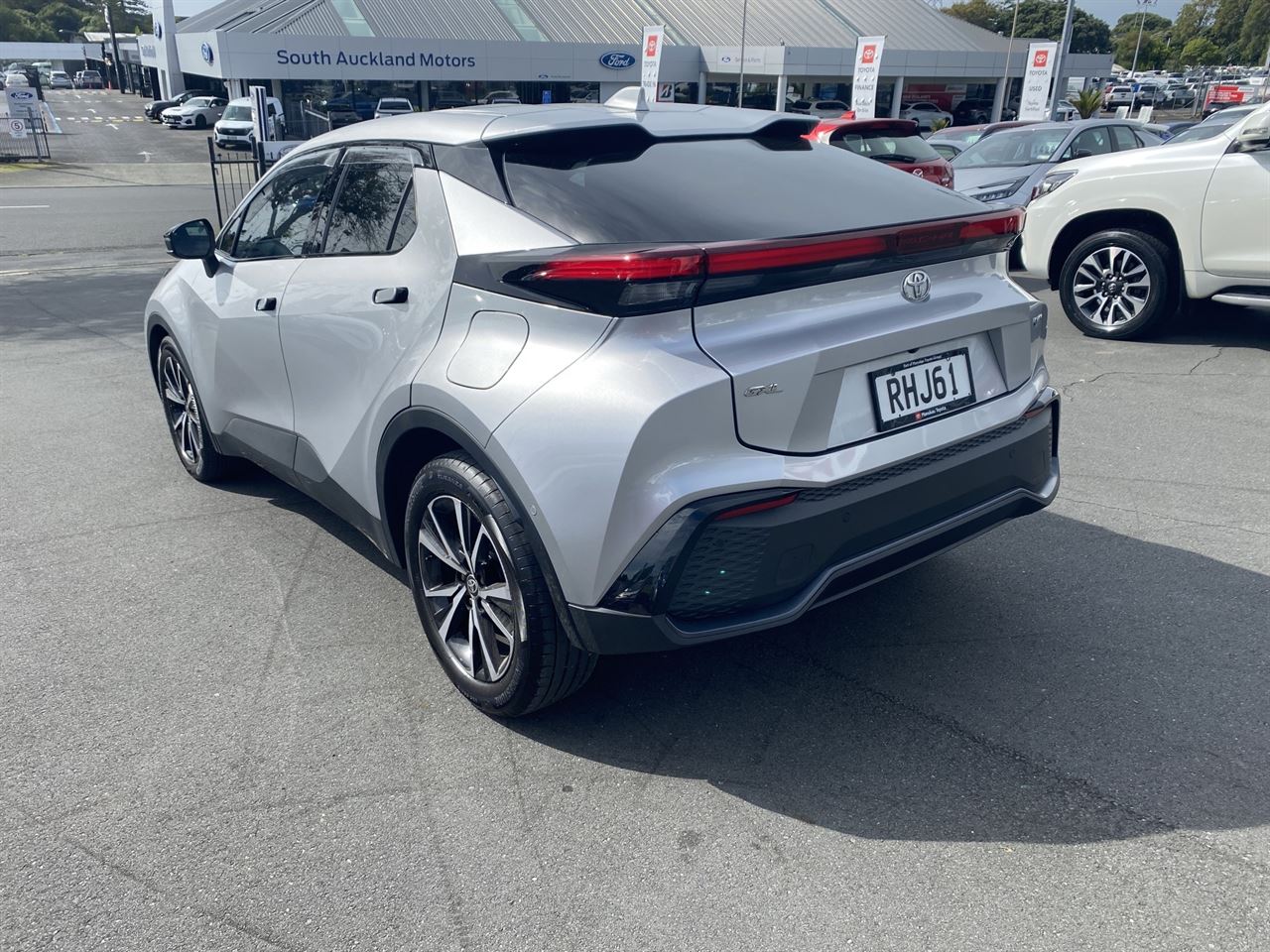 Vehicle image 5