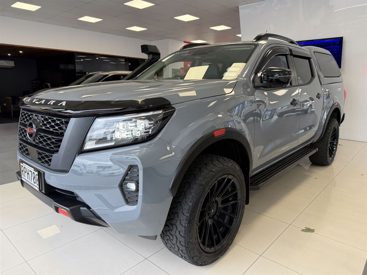 Vehicle image 5