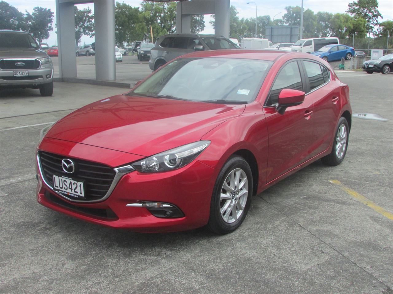 Vehicle image 4